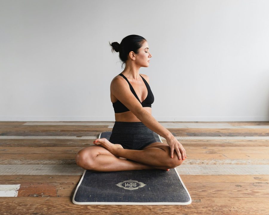 Clase de yoga restaurativo en Centro Kanda, Lomas de Bezares, CDMX